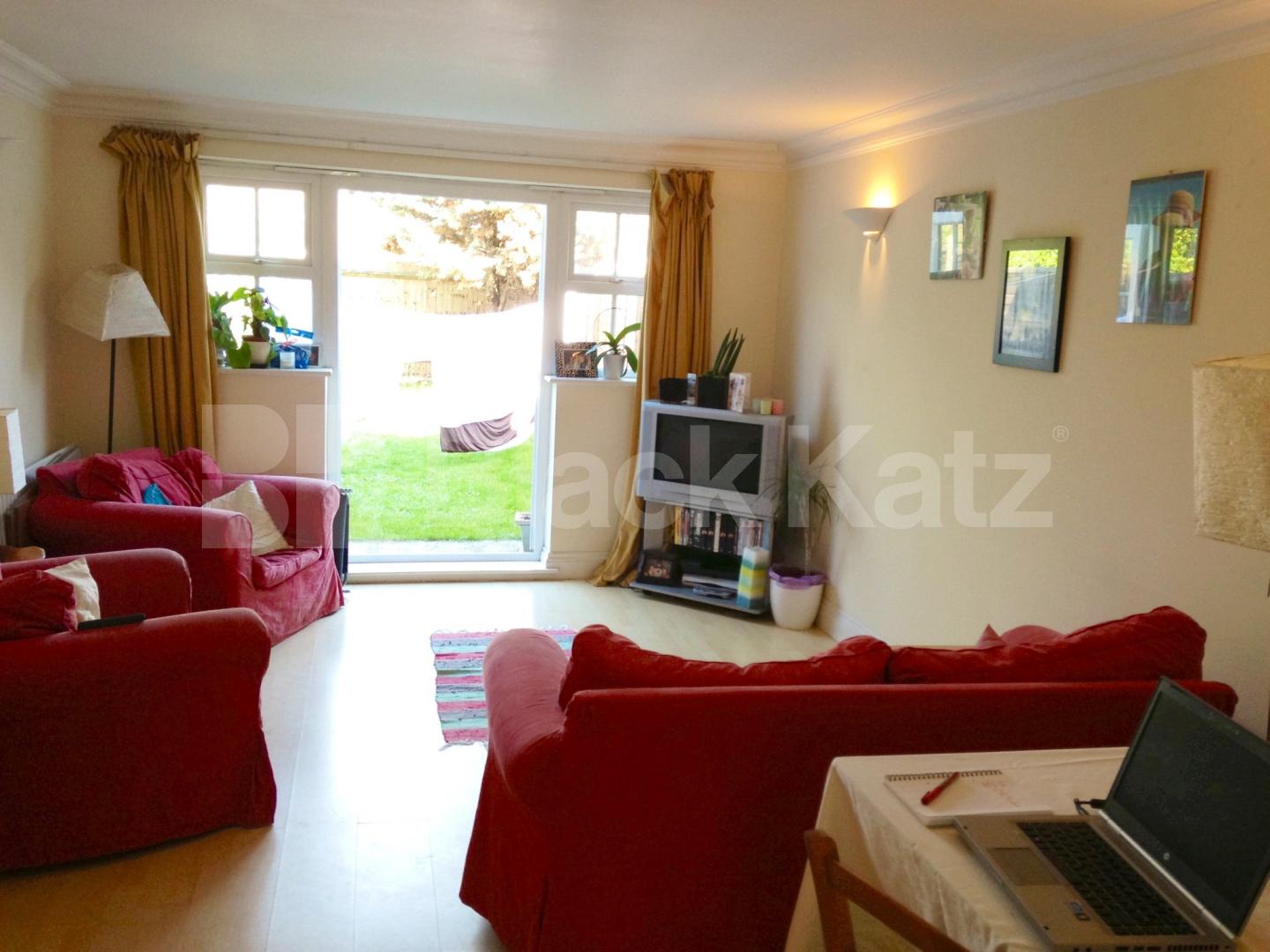 			LET, 3 Bedroom, 1 bath, 1 reception Mews House			 Harper Mews, Garratt Lane , Earlsfield